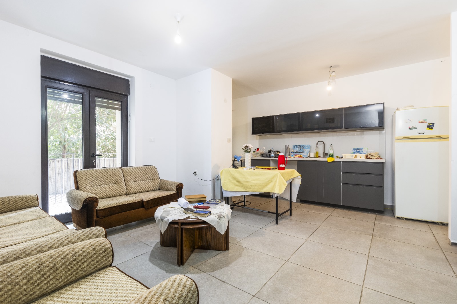 Cozy 4-Room Apartment on Rachel Imenu